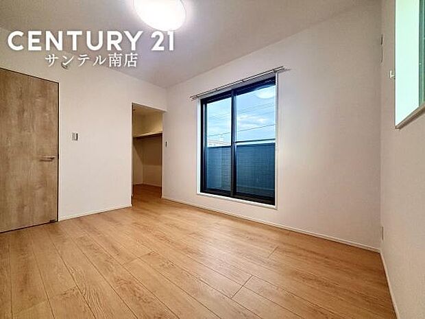 主寝室にいかがでしょうか♪日当たり・風通し良好です(^^♪