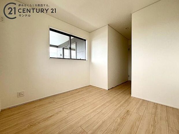 約5帖の洋室です。ご家族のライフステージに合わせた使い方ができるお部屋です。