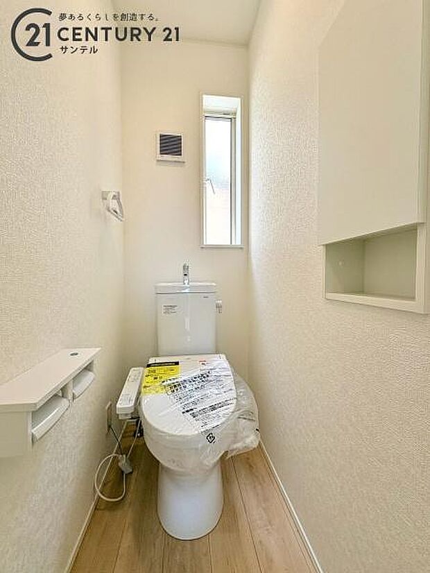 トイレは2箇所あり、混み合う時間でも安心です。