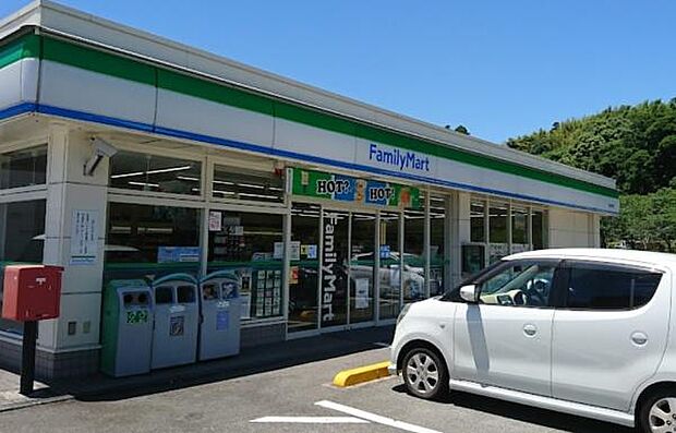 ファミリーマート清武新町店まで442m