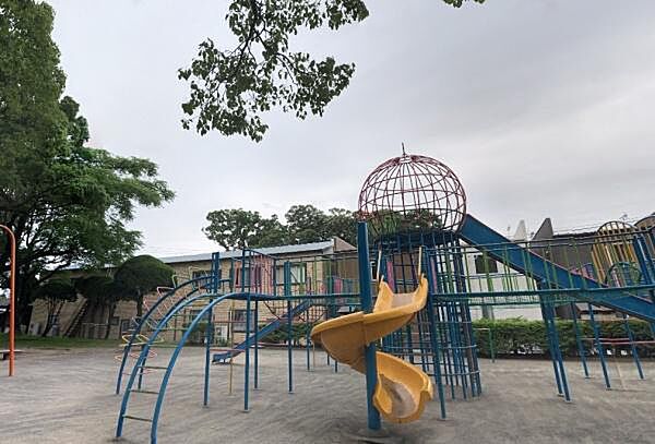 国富町運動公園まで1084m