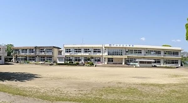 都城市立山之口小学校まで1117m