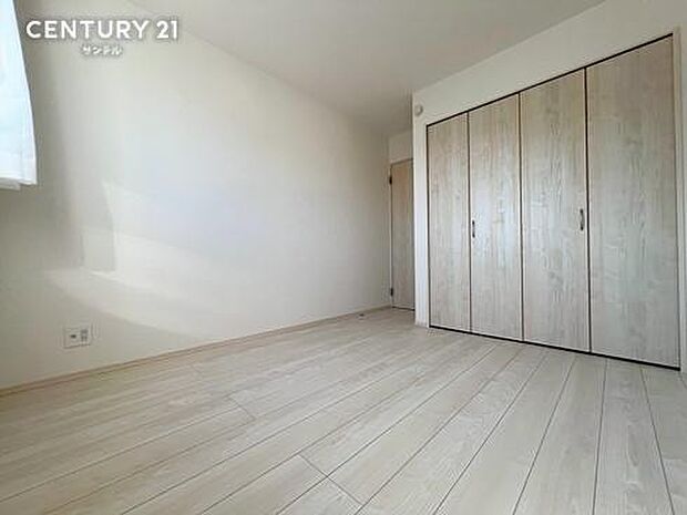 (同仕様写真)洋室※床色、建具の色が異なる場合がございます。