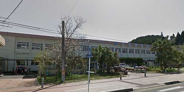 宮崎市立木花小学校まで350m