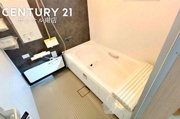 1坪の広さでゆったり。落ち着きある空間はリラックスしたバスタイムにぴったりです。