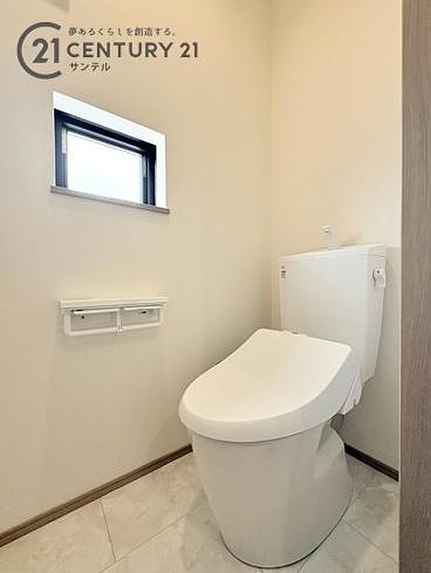 トイレは2箇所あり、混み合う時間でも安心です。