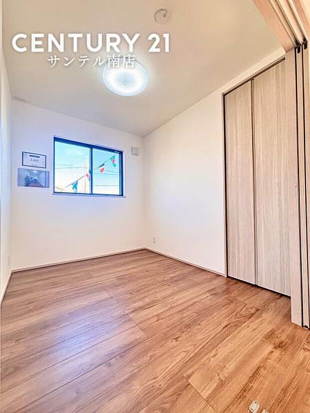 リビング横の洋室です!客室としてもご使用いただけます♪