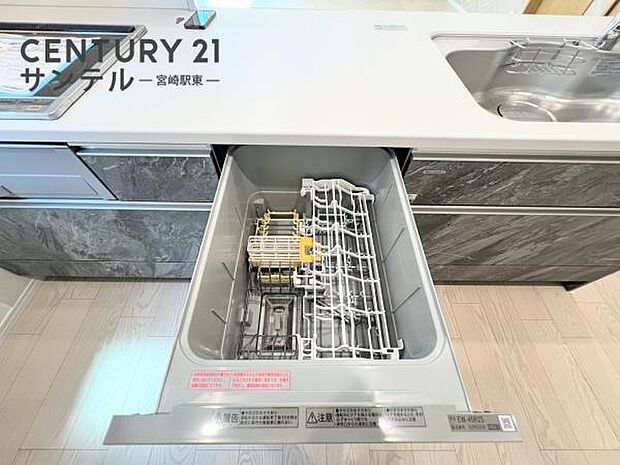(同仕様モデル写真)シンプルで使いやすい設計のシステムキッチン♪食洗器付きです♪