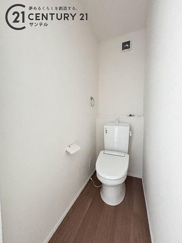 トイレは2箇所あり、混み合う時間でも安心です。