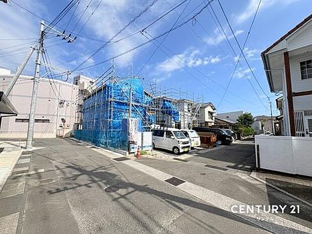 前面道路から撮影した現地写真です。