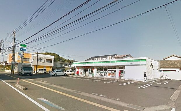 ファミリーマート宮崎学園前店まで667m