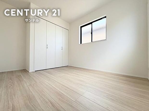 余裕のある洋室です!日当たり、風通し良好です(^^♪