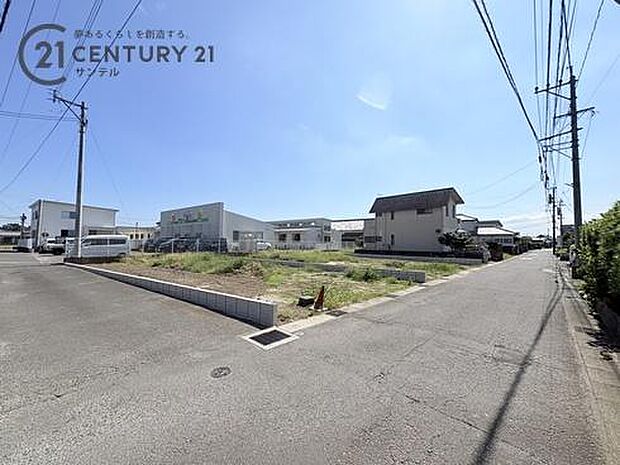 前面道路から撮影した現地写真です。