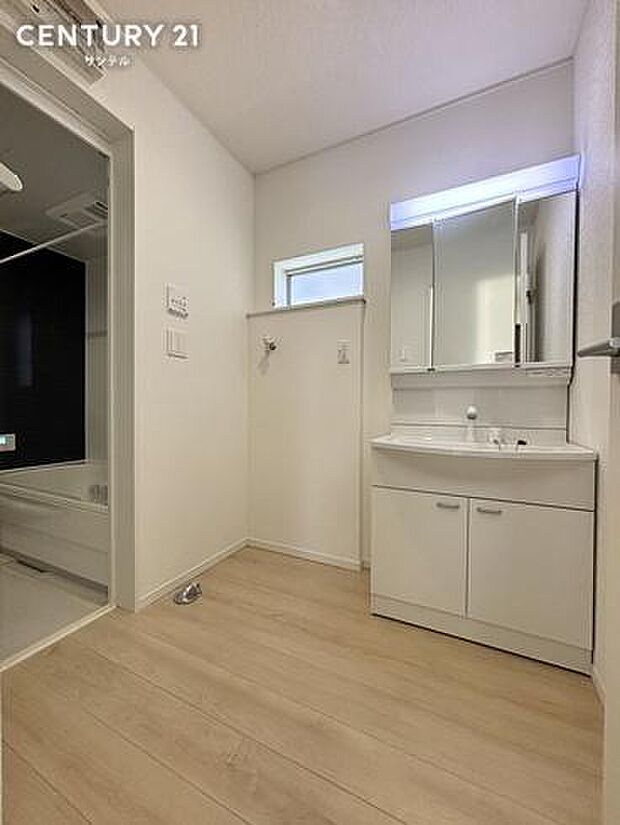 (同仕様写真)洗面台※モデル写真でございます。色や配置の相違がある場合がございます。
