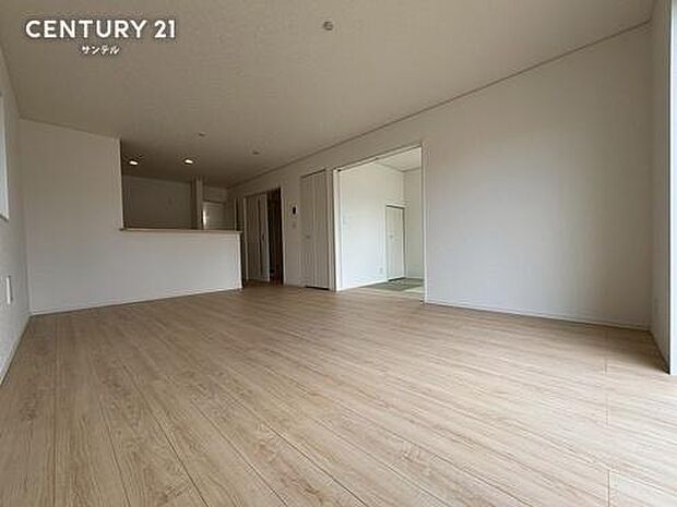(同仕様写真)リビング※モデル写真でございます。色や配置の相違がある場合がございます。