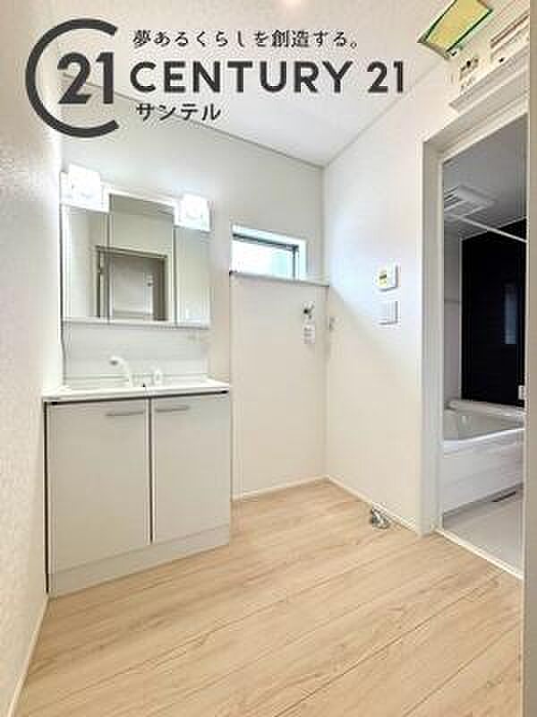 (同仕様写真)洗面台※モデル写真でございます。色や配置の相違がある場合がございます。