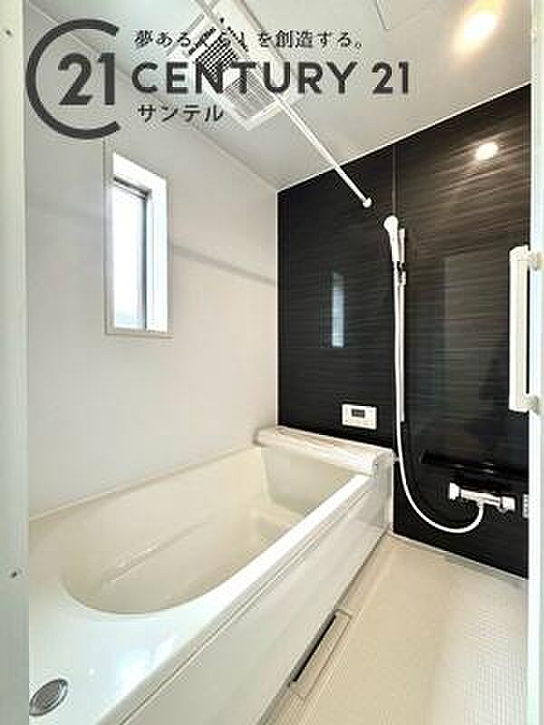 (同仕様写真)浴室※モデル写真でございます。色や配置の相違がある場合がございます。