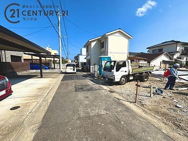 北側前面道路です。