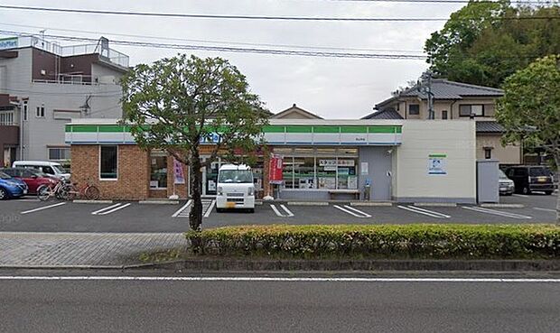 ファミリーマート花山手店まで668m