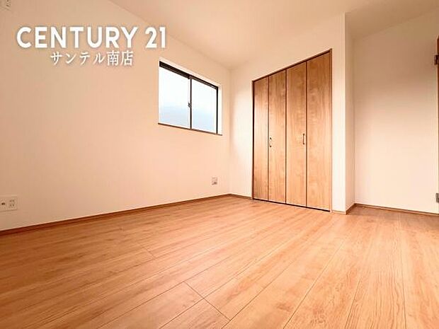 (同仕様写真)洋室※モデル写真でございます。色や配置の相違がある場合がございます。