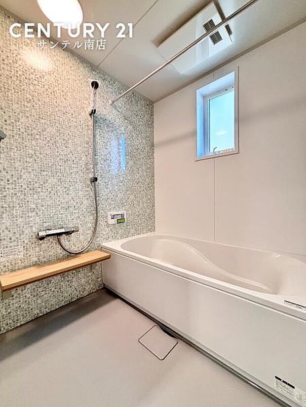 1日の疲れもゆっくり取ることのできる広々バス♪