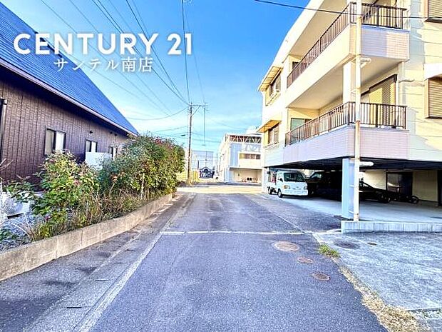 南側前面道路です。