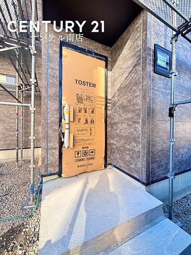 シックなデザインの玄関