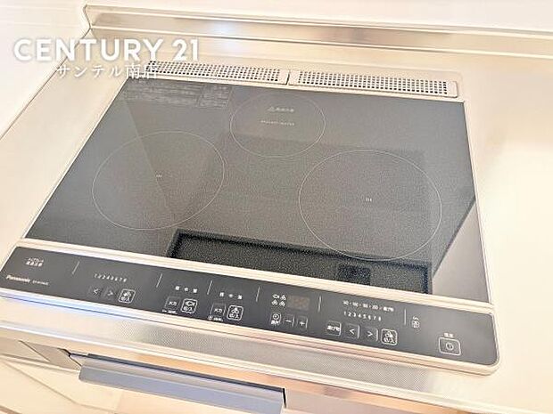 火を使わないIHクッキングヒーター採用。安全でお手入れも簡単。小さなお子様がいるご家庭にも安心のキッチンです。