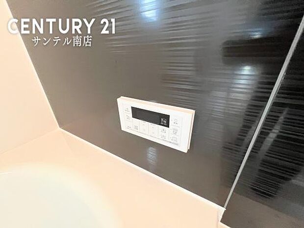 同仕様の給湯リモコン(浴室)です。