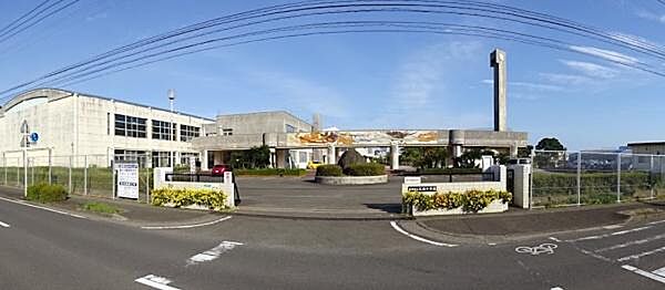 宮崎市立久峰中学校まで1473m