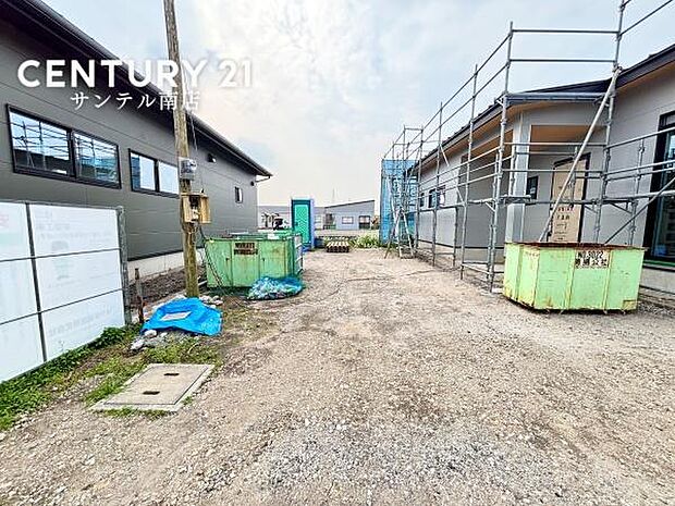 駐車場は2台駐車可能!※車種による。スペースも広く駐車が苦手な方でも楽に駐車可能です(^^♪