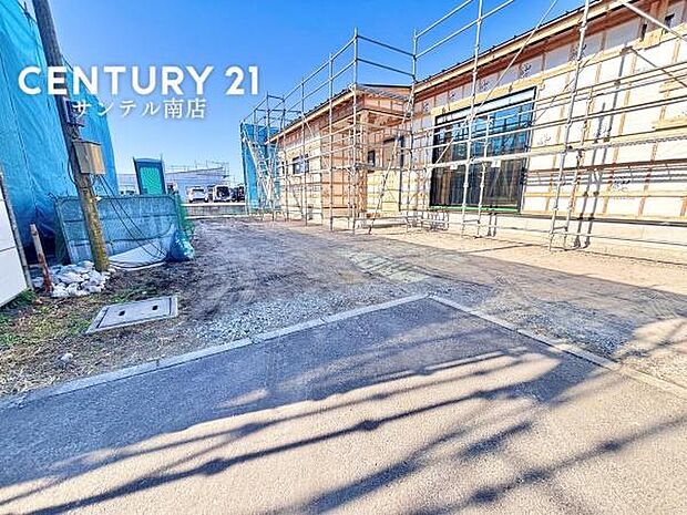 お休みの日は、お庭でガーデニングやDIYなどの趣味に没頭したり、ご家族でバーベキューをしたりと、自由に使える素敵なスペースです♪