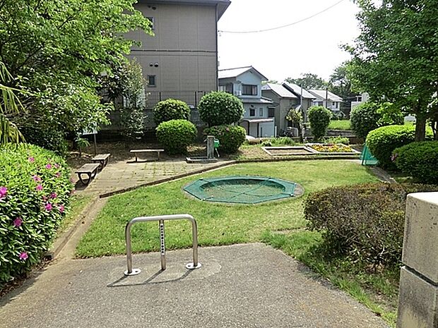 稲荷前第四公園まで322m