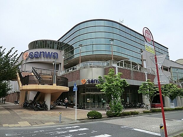 sanwaこどもの国店まで686m、こどもの国駅近くにあるスーパー。夜21時まで営業しています。100円ショップやフィットネスクラブなども入っています。