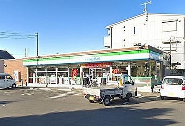 ファミリーマート寒川倉見東店まで2331m
