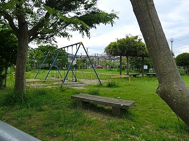 七里ガ浜東五丁目公園まで1059m