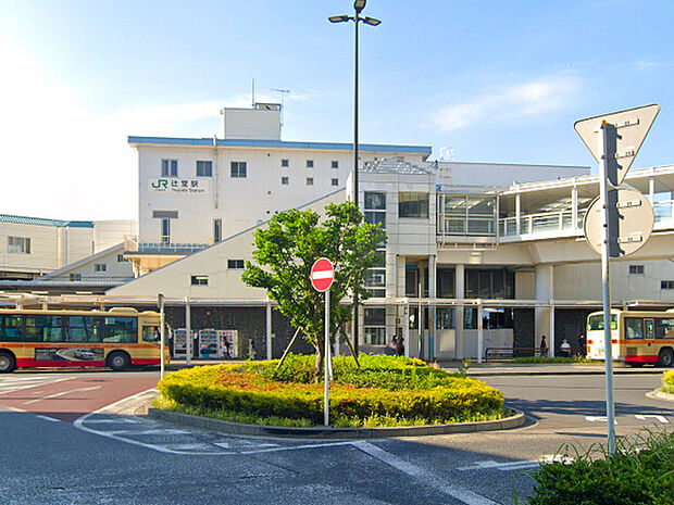 JR東海道線「辻堂」駅まで1694m、駅北側の再開発により急速に発展。湘南人気とも相まり、各不動産ポータルの人気駅ランキングでは上位常連組となりました。