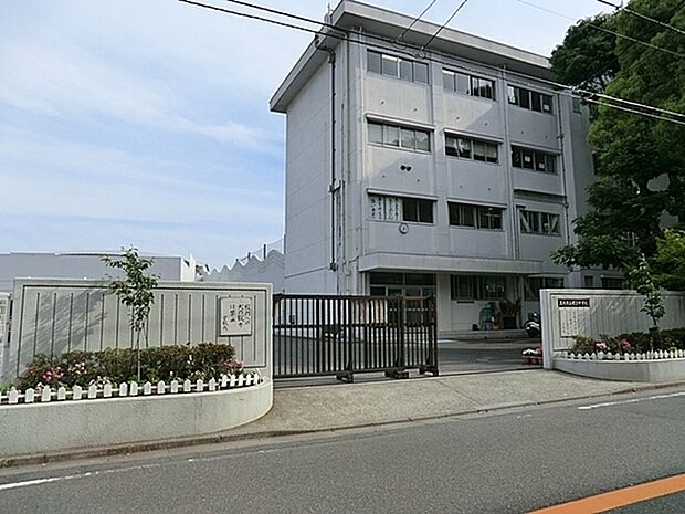 藤沢市立明治中学校まで1135m