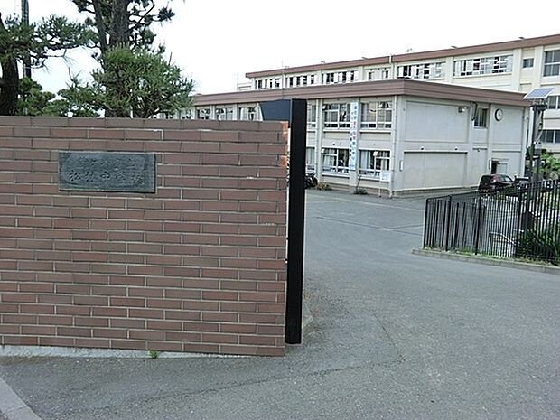 茅ケ崎市立松林中学校まで629m