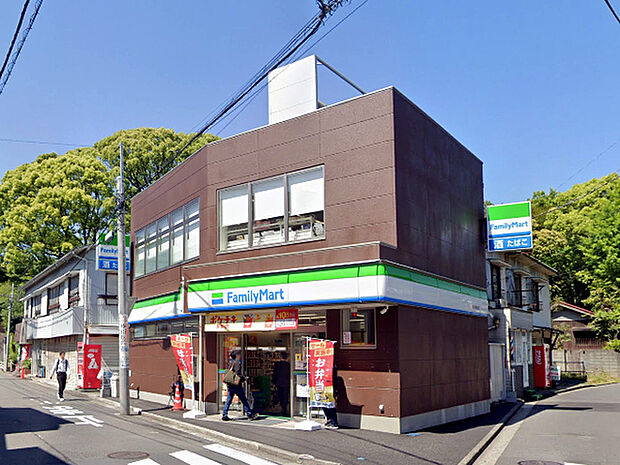 ファミリーマート横浜常盤台店まで464m、常磐公園や横浜国大の近くにあるコンビニです