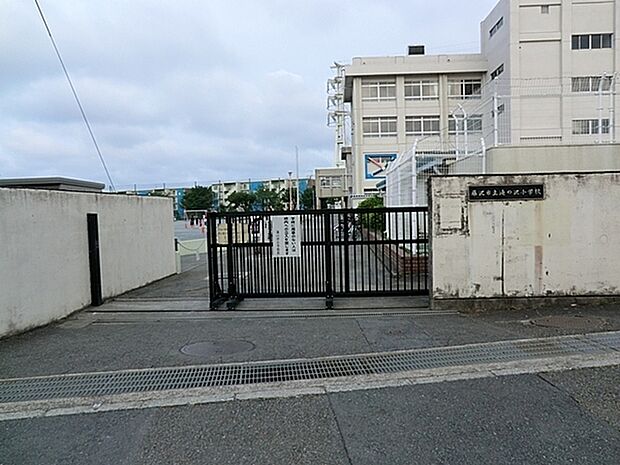 藤沢市立滝の沢小学校まで408m