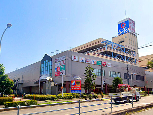 湘南とうきゅうまで665m、スーパー「とうきゅうストア」、ホームセンターコーナン、飲食店、ファッションのお店などが揃った便利なショッピングセンター。