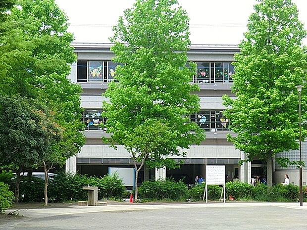 横浜黎明幼稚園まで1101m