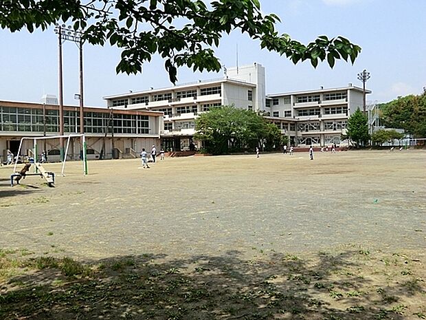 鎌倉市立関谷小学校まで265m