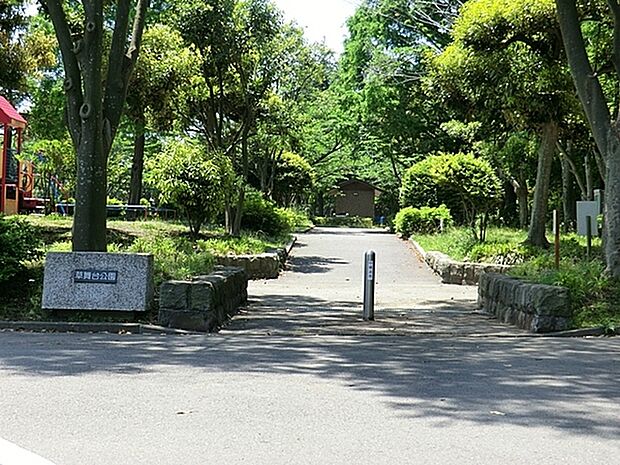 草舞台公園まで542m