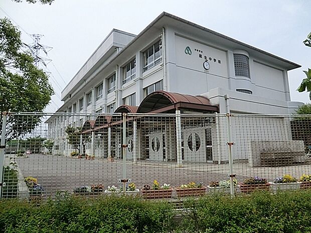 川崎市立麻生中学校まで905m