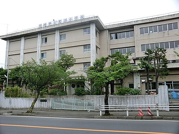 川崎市立鷺沼小学校まで465m
