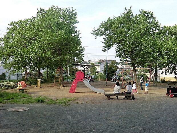 有馬さくら公園まで597m