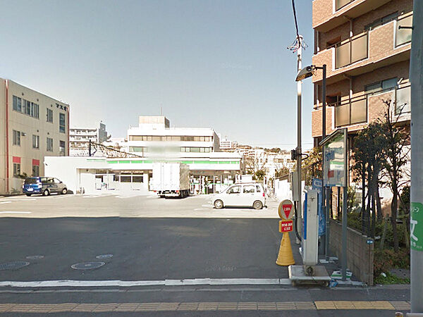 ファミリーマート 磯子三丁目店まで87m、コンビニもあって便利です