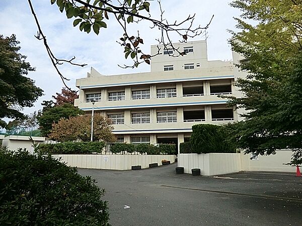 横浜市立浜小学校まで1754m